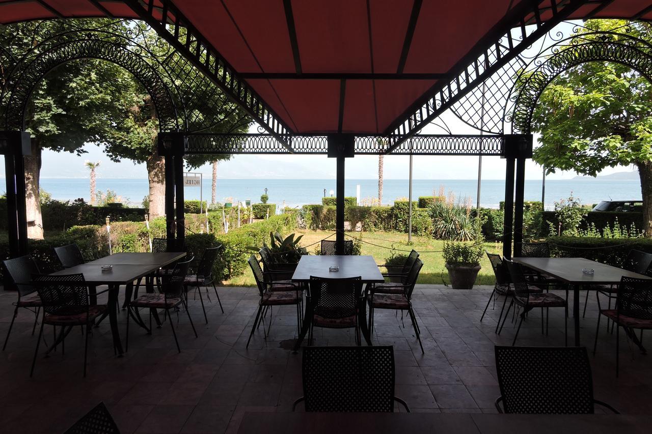 Otesevo Lakeview Hotel And Resort מראה חיצוני תמונה
